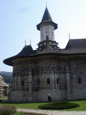 Наружная роспись храма в монастыре Сучевица